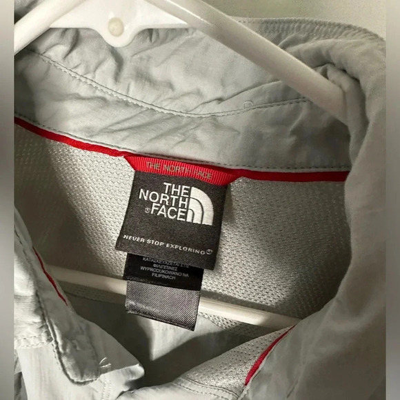 The North Face gray button down short sleeve shirt fishing style shirt men’s M - Picture 3 of 4